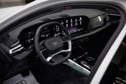 Gia Xe Audi A5 Lan Banh Tai Viet Nam 16