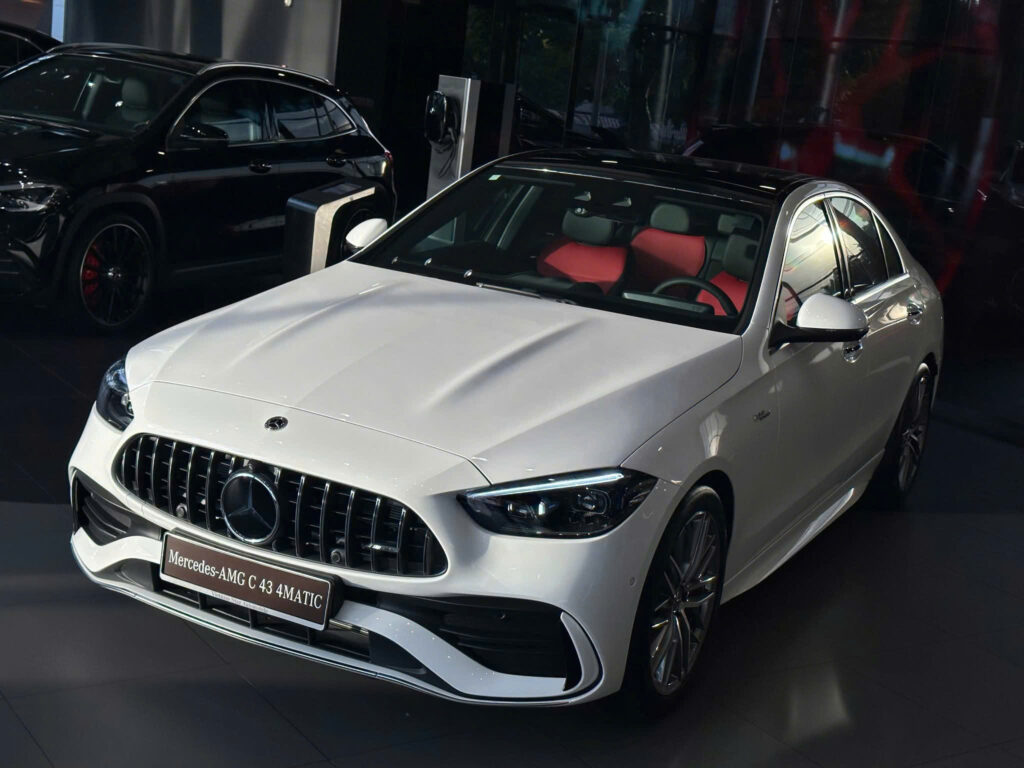 Mercedes-AMG C43 4Matic Giá Xe Lăn Bánh Tại Việt Nam Mercedes-AMG C43 4Matic Giá Xe Lăn Bánh Tại Việt Nam