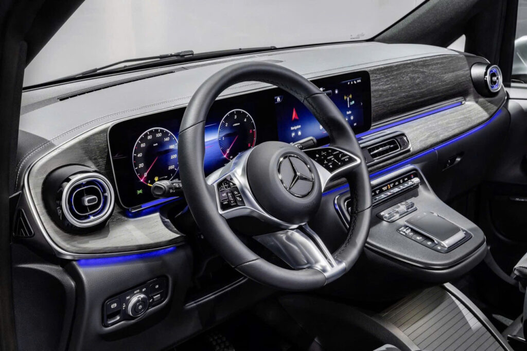 Giá Xe Mercedes V300 Lăn Bánh Tại Việt Nam
