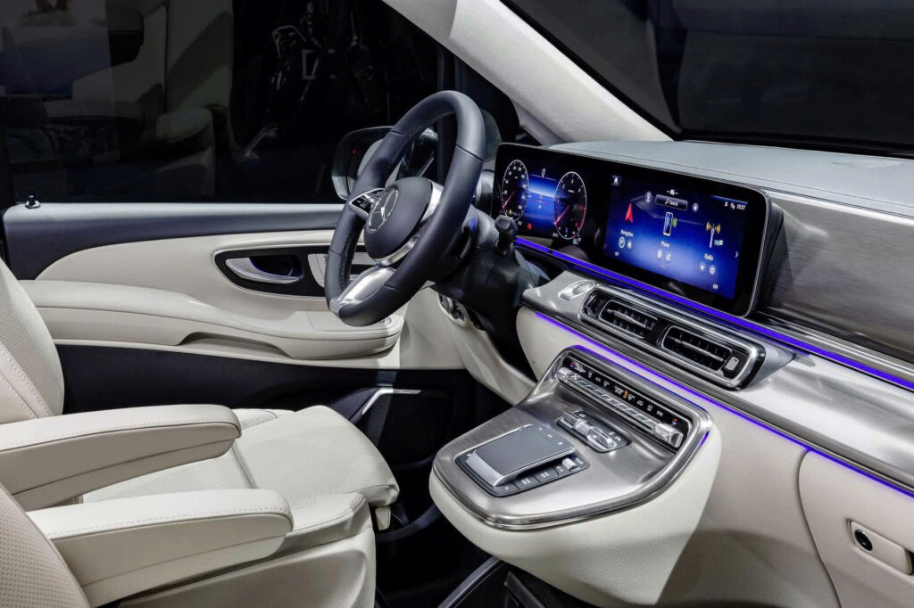 Giá Xe Mercedes V300 Lăn Bánh Tại Việt Nam