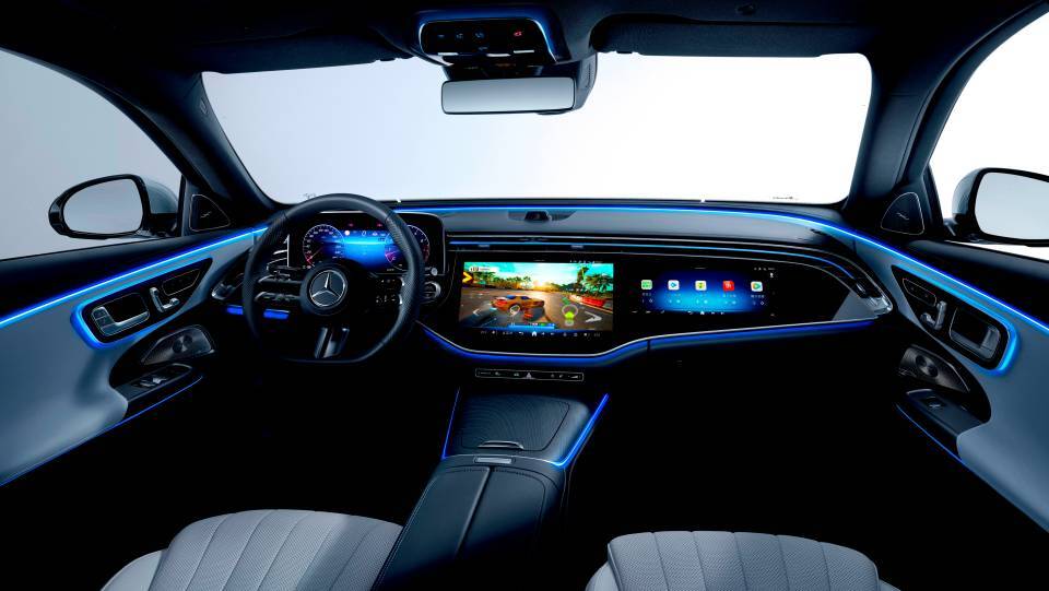 Màn Hình Giải Trí MBUX Superscreen Trên Mercedes – Công Nghệ Tương Lai Màn Hình Giải Trí MBUX Superscreen Trên Mercedes