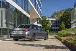 Mercedes-Benz C-Class Mới Nhất