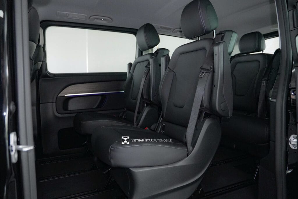 Nội thất Mercedes-Benz V300 Avantgarde