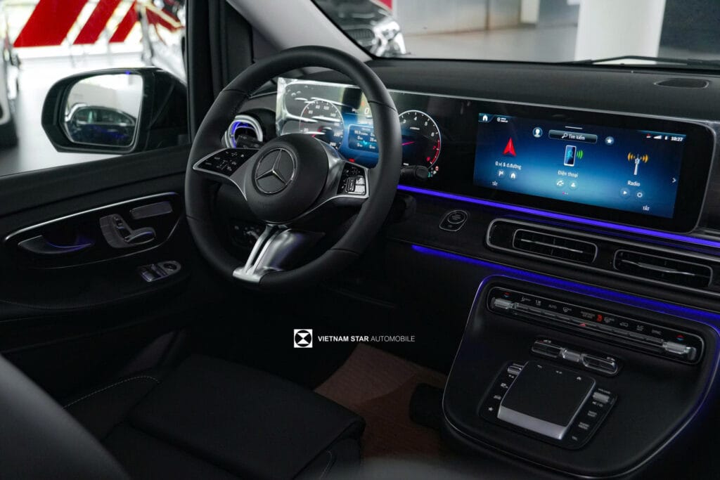 Nội thất Mercedes-Benz V300 Avantgarde