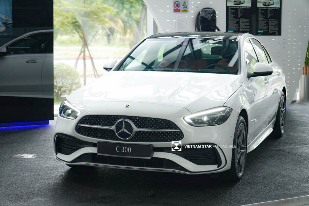 Mercedes C300 AMG 2025 Giá Bao Nhiêu