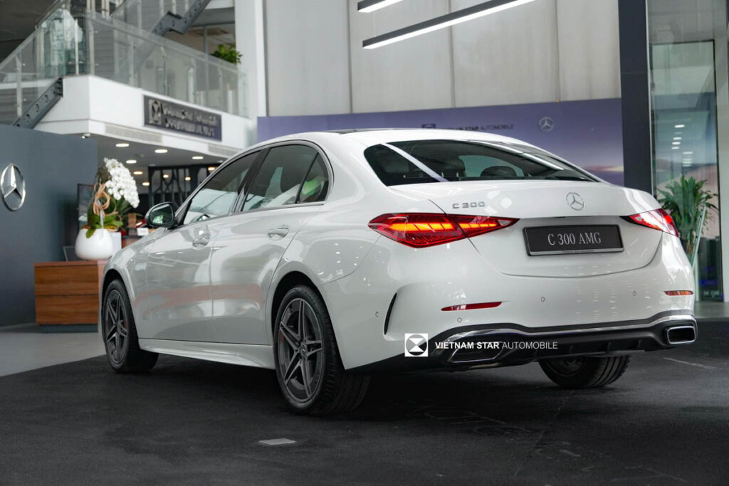 Mercedes C300 AMG 2025 Giá Bao Nhiêu