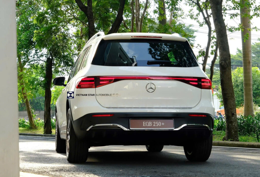 Mercedes EQB Trắng