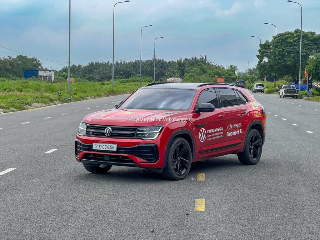 So Sánh Ngoại Thất - Volkswagen Teramont X và Mercedes GLC 300 4Matic