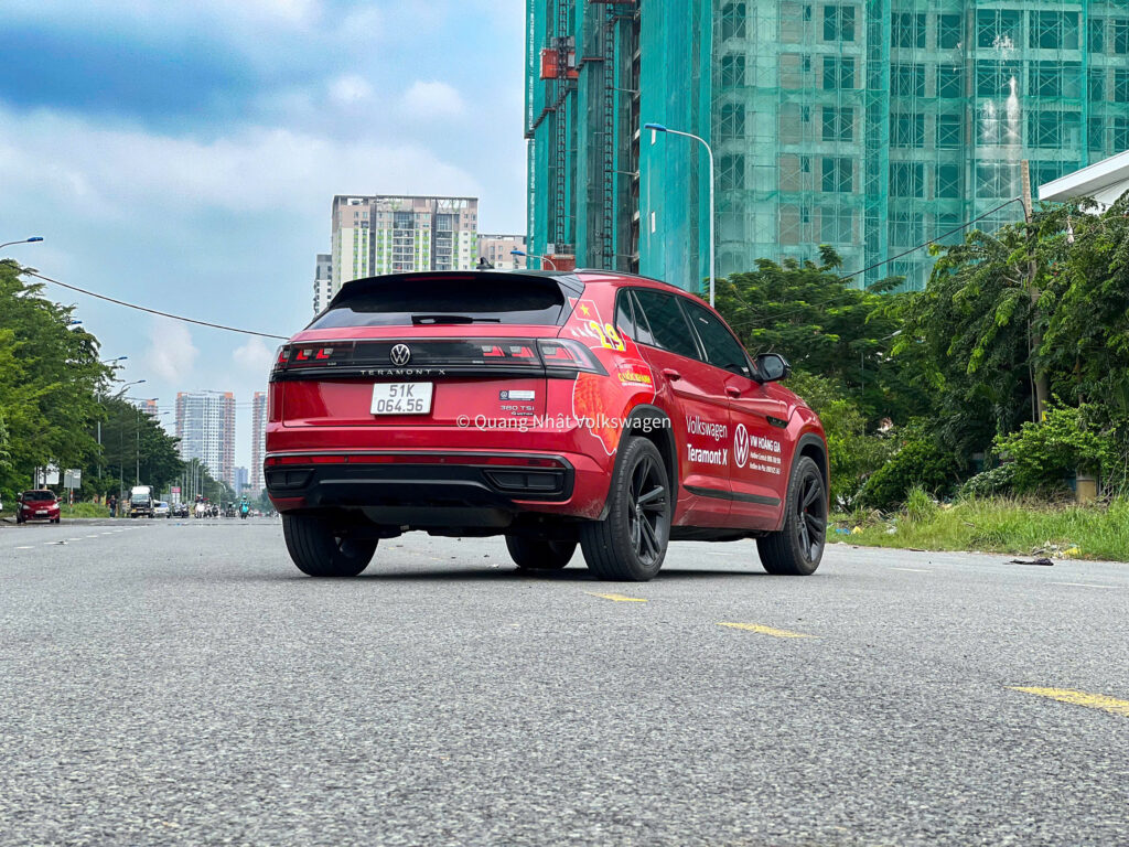 So Sánh Động Cơ & Vận Hành - Volkswagen Teramont X và Mercedes GLC 300 4Matic