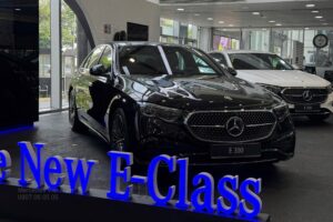 Hướng Dẫn Chi Tiết Cách Mở Nắp Bình Xăng Mercedes E300 AMG