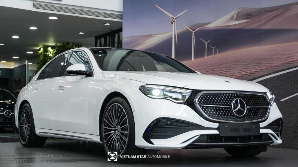 Mercedes-Benz E300 AMG Giá Xe Lăn Bánh Việt Nam