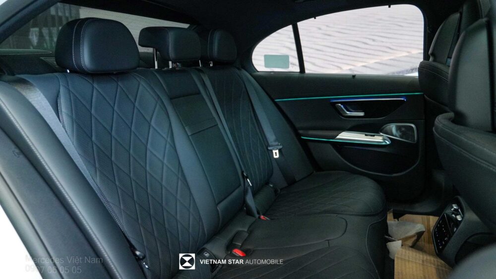 Mercedes Benz E300 AMG 8