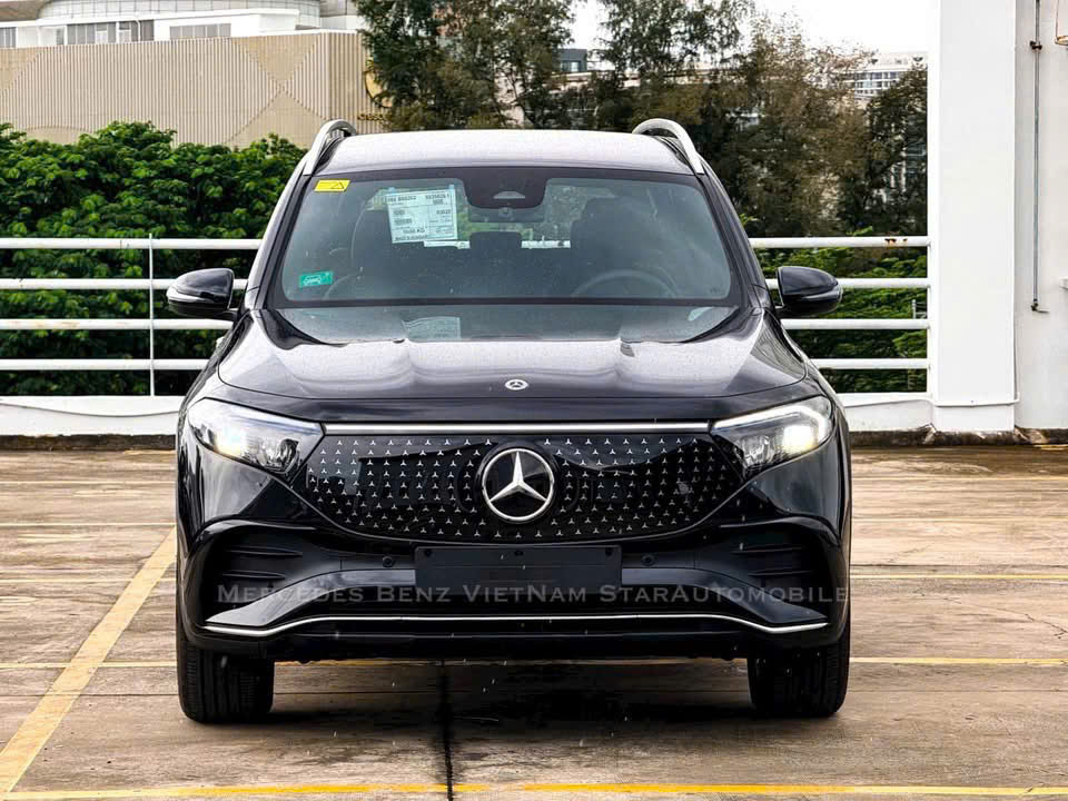 Mercedes EQB 2025 Xu Hướng Xe Điện Xanh 2026