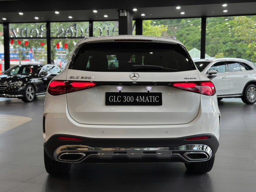 Mercedes GLC 300 4Matic Lăn Bánh Đà Nẵng