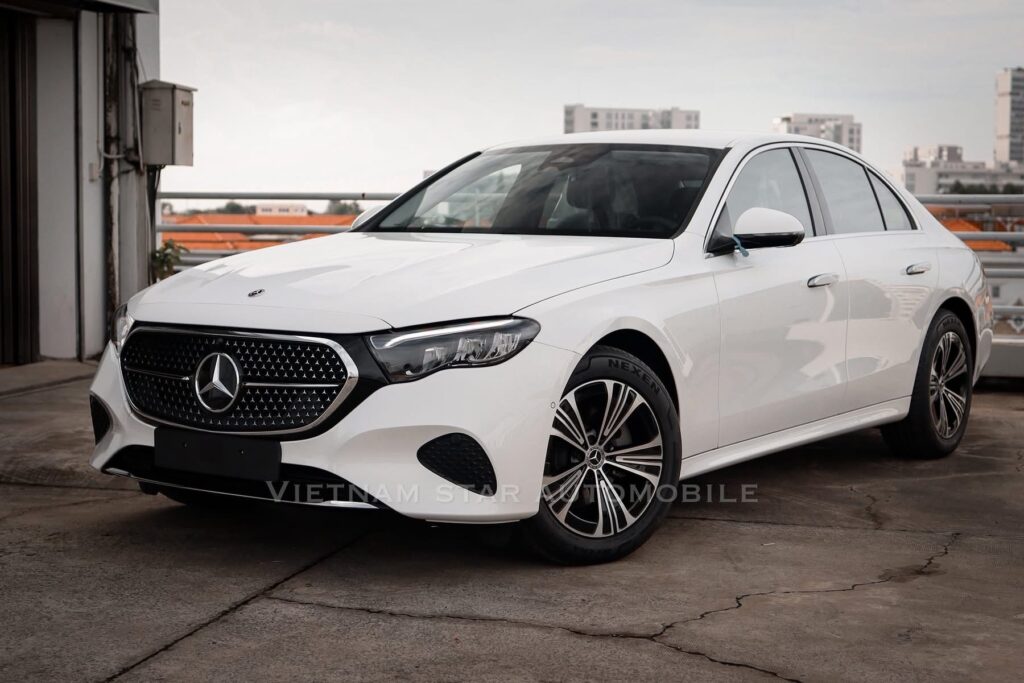 So Sánh Mercedes E200 Avantgarde và E200 Exclusive – Chọn Phong Cách Nào Phù Hợp Với Bạn? So Sánh Mercedes E200 Avantgarde và E200 Exclusive