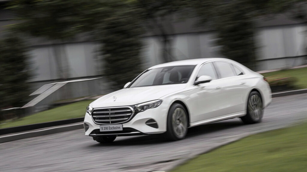 So Sánh Mercedes E200 Avantgarde và E200 Exclusive – Chọn Phong Cách Nào Phù Hợp Với Bạn? So Sánh Mercedes E200 Avantgarde và E200 Exclusive