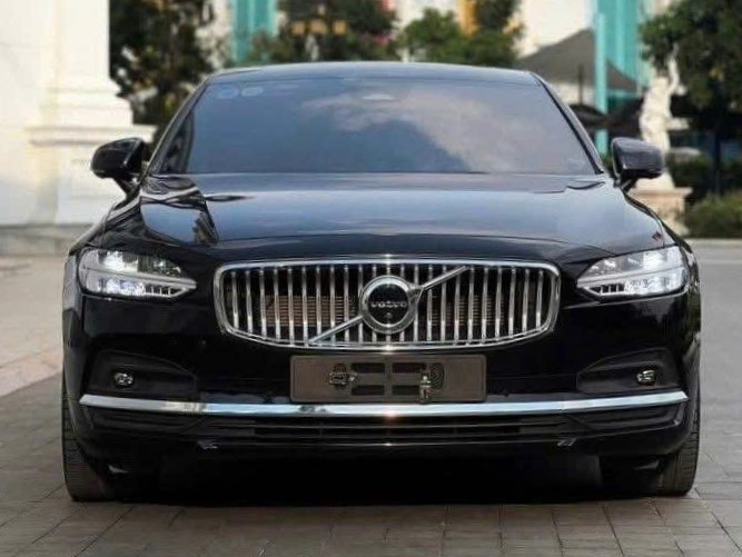 Volvo S90 2025 – Biểu Tượng Thanh Lịch Thụy Điển và Đỉnh Cao An Toàn Volvo S90