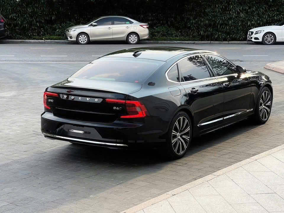 Volvo S90 2025 – Biểu Tượng Thanh Lịch Thụy Điển và Đỉnh Cao An Toàn Volvo S90