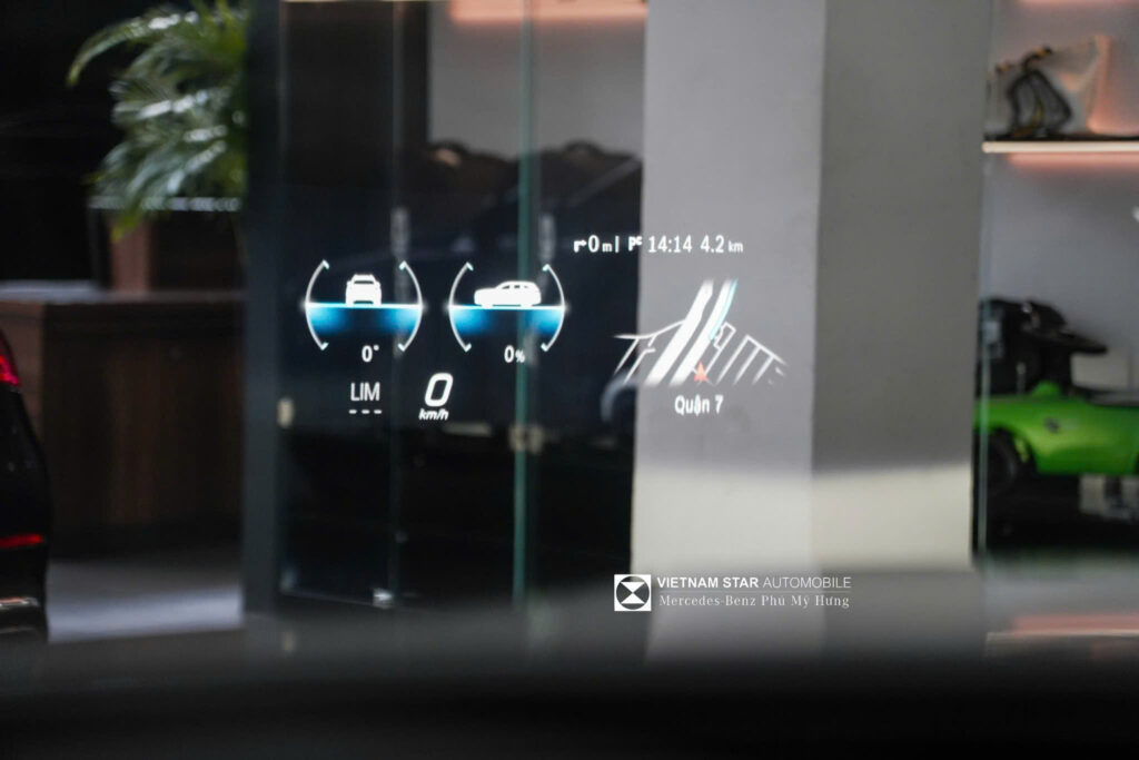 GLC 300 V1 - Hiển Thị Thông Tin Trên Kinh Lái HUD