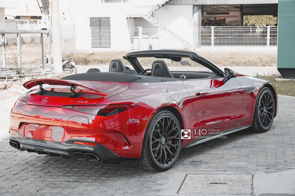 Mercedes-AMG SL 63 Màu Đỏ