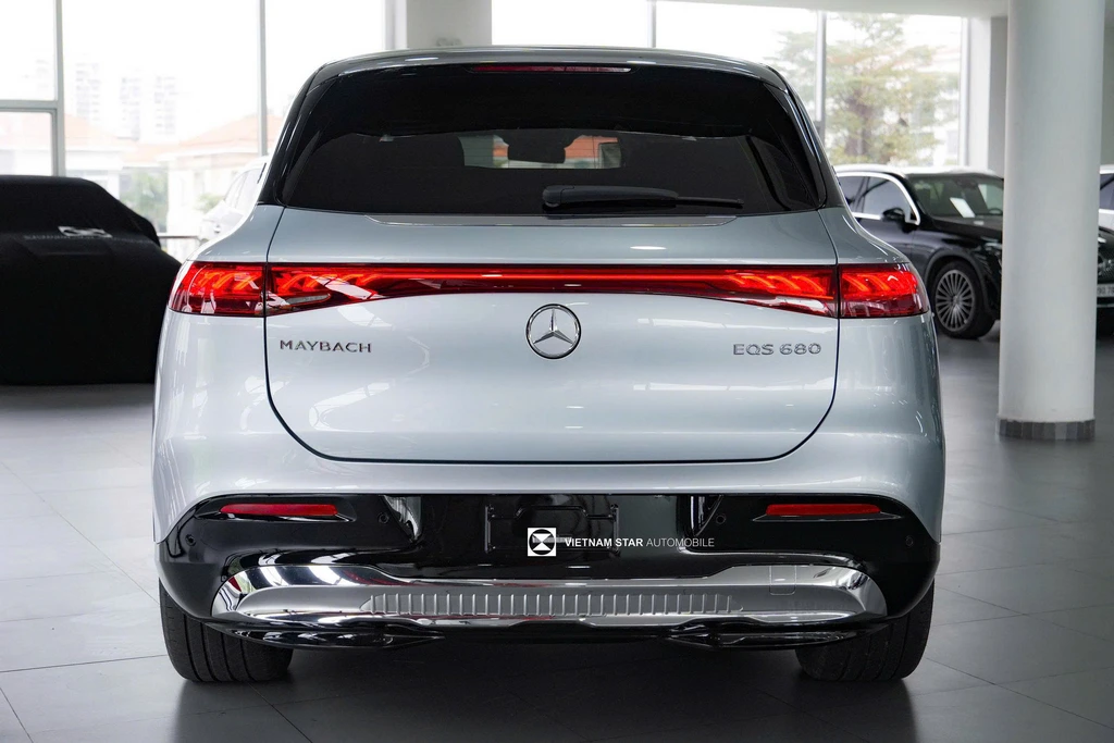 Mercedes-Maybach EQS 680 Màu Bạc Ánh Kim