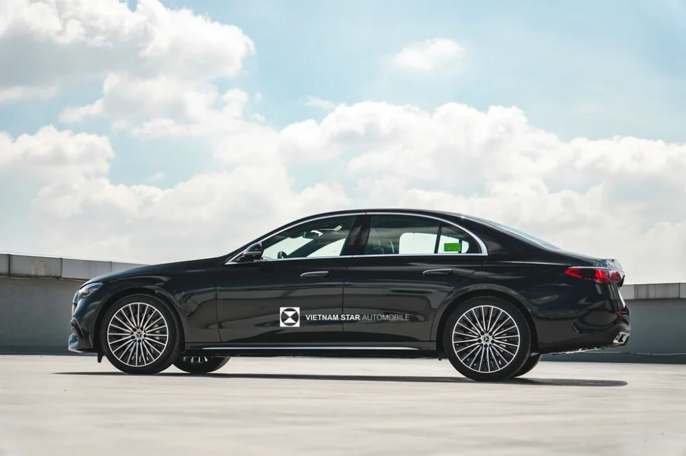 Mercedes-Benz E350 e Plug-in Hybrid Mercedes-Benz E350 E Plug-in Hybrid